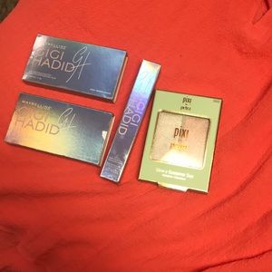 Gigi Hadid and pixi bundle. SOLD